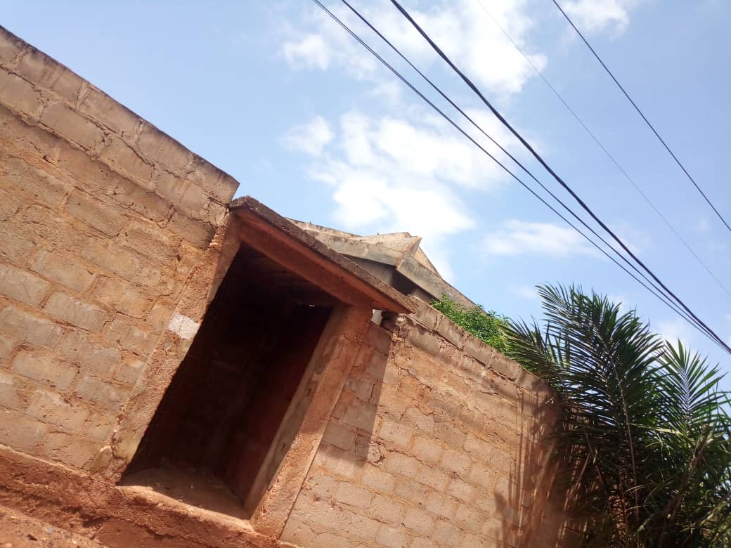 N° 4698 :
                            Villa à vendre , Attiegou, Lome, Togo : 75 000  000 XOF/vie