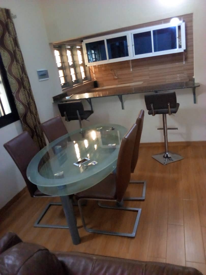 N° 4701 :
                            Appartement meublé à louer , Hedzranawoe , Lome, Togo : 250 000 XOF/mois