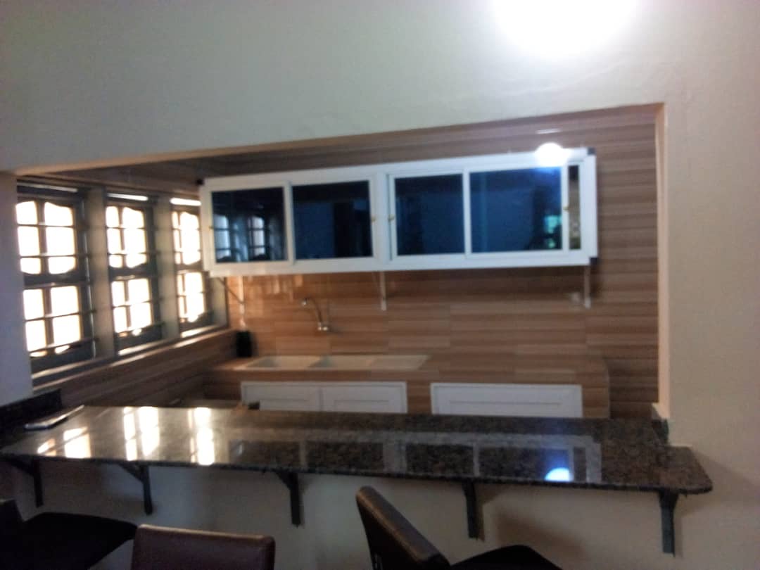 N° 4701 :
                            Appartement meublé à louer , Hedzranawoe , Lome, Togo : 250 000 XOF/mois