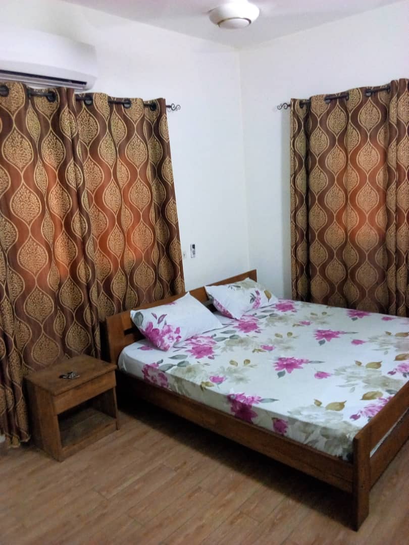 N° 4701 :
                            Appartement meublé à louer , Hedzranawoe , Lome, Togo : 250 000 XOF/mois