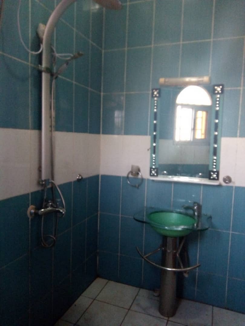 N° 4702 :
                            Appartement meublé à louer , Hedzranawoe , Lome, Togo : 200 000 XOF/mois