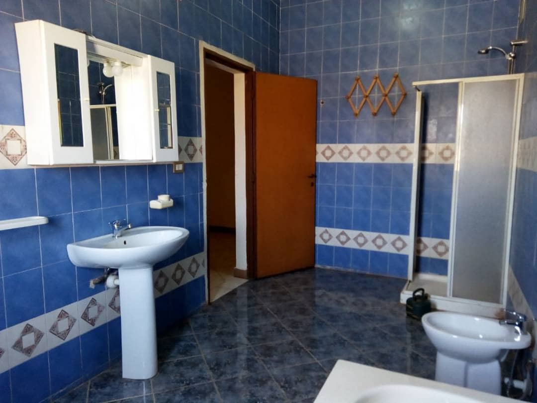 N° 4702 :
                            Appartement meublé à louer , Hedzranawoe , Lome, Togo : 200 000 XOF/mois
