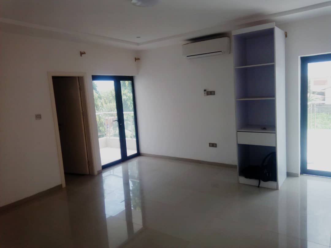 N° 4835 :
                            Villa à louer , Kegue, Lome, Togo : 900 000 XOF/mois