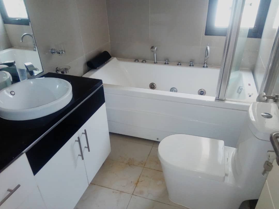 N° 4835 :
                            Villa à louer , Kegue, Lome, Togo : 900 000 XOF/mois