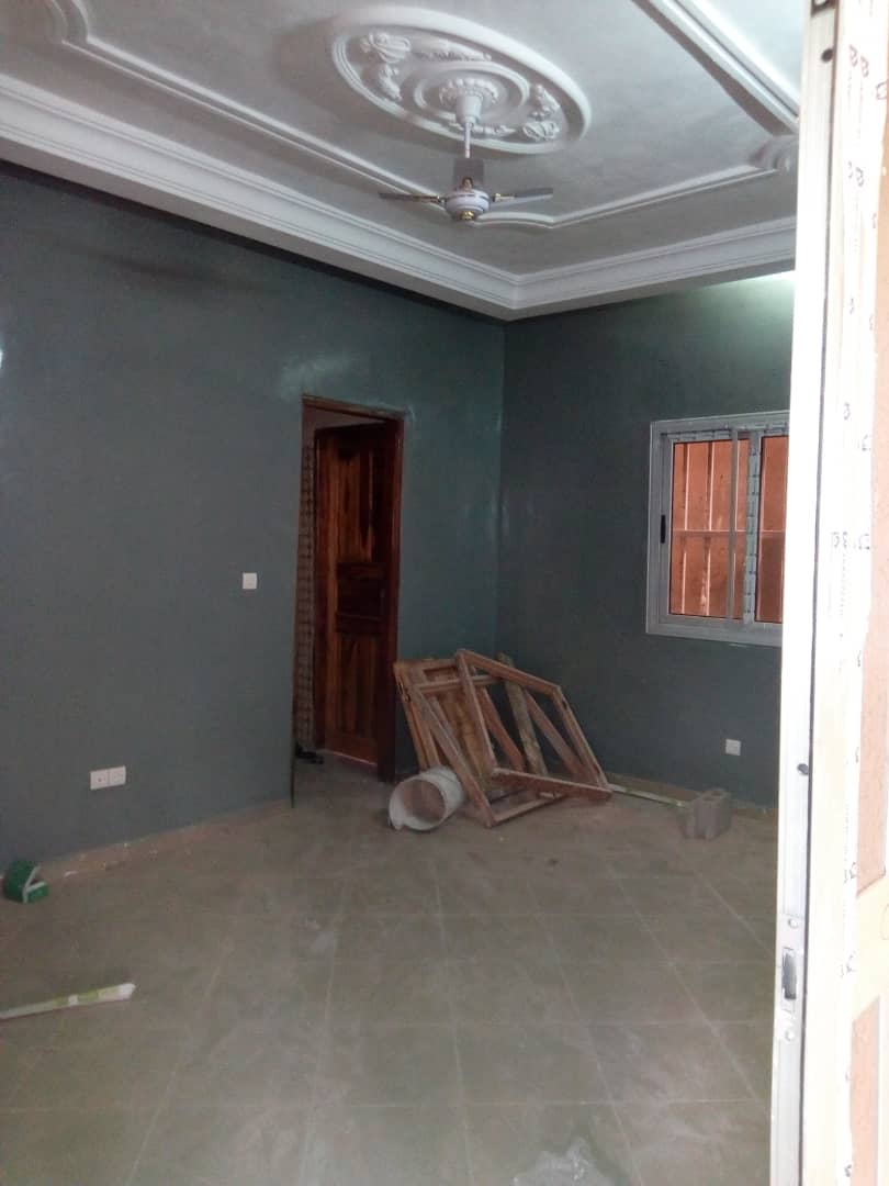 N° 4707 :
                            Chambre salon à louer , Agoe legbassito, Lome, Togo : 30 000 XOF/mois