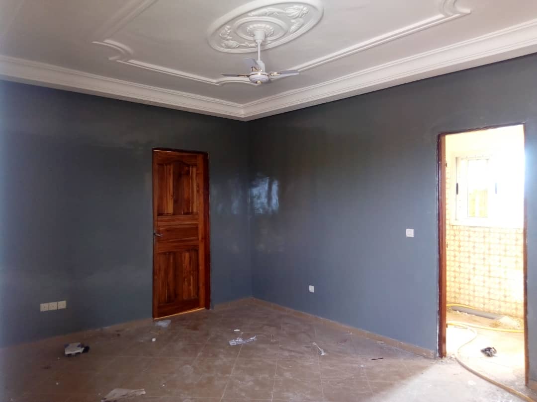 N° 4707 :
                            Chambre salon à louer , Agoe legbassito, Lome, Togo : 30 000 XOF/mois