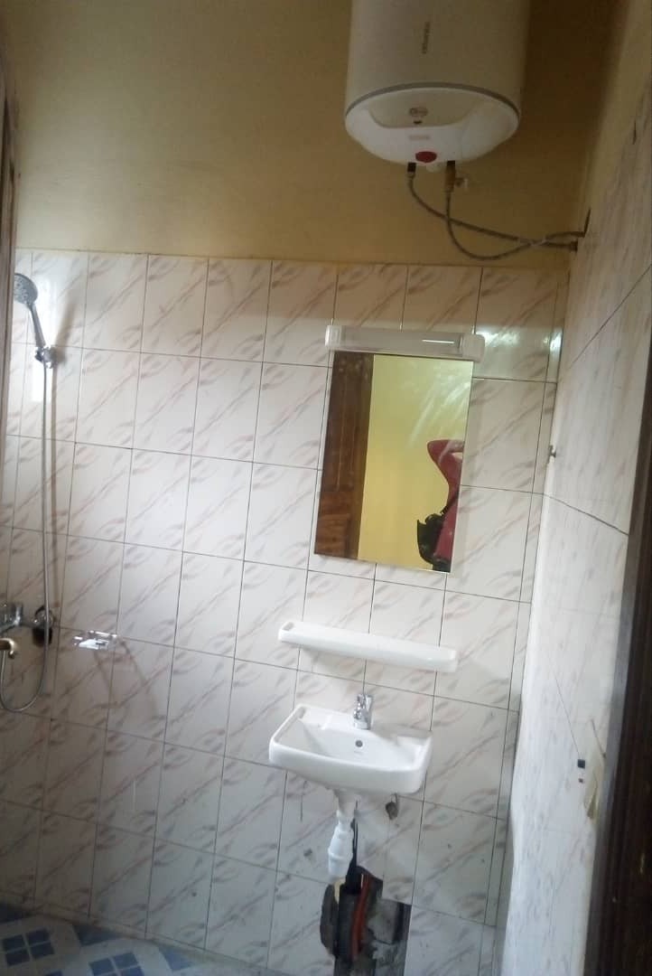 N° 4707 :
                            Chambre salon à louer , Agoe legbassito, Lome, Togo : 30 000 XOF/mois