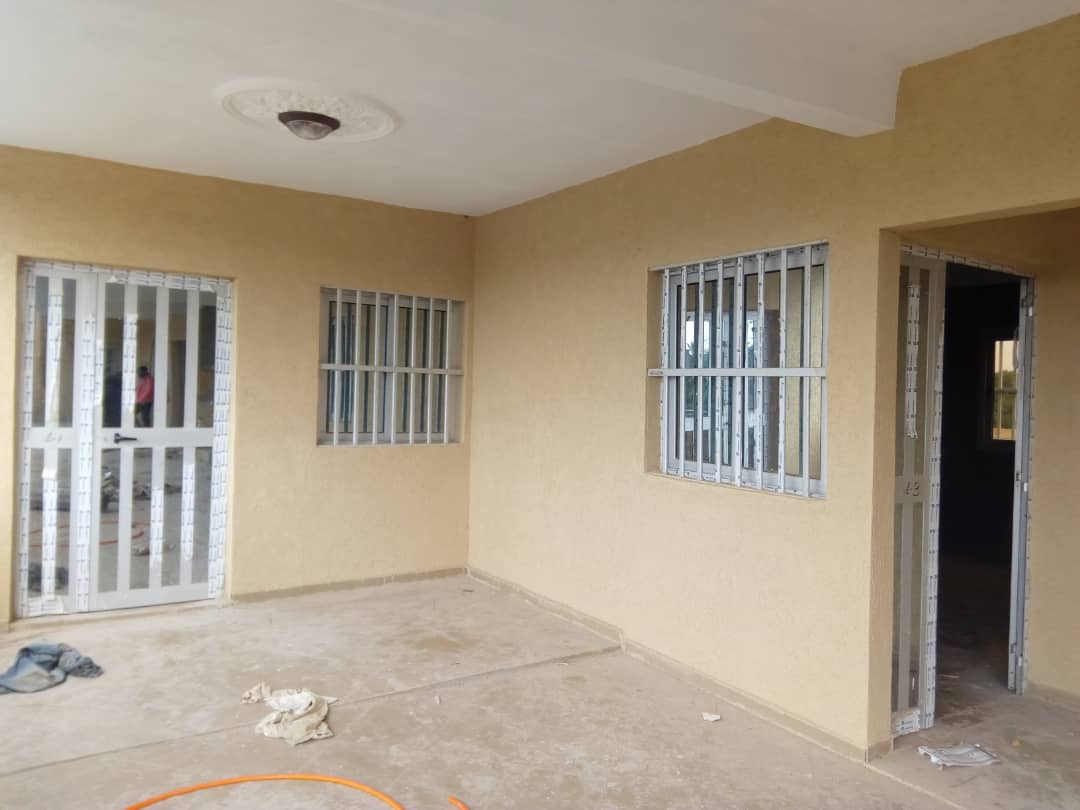 N° 4707 :
                            Chambre salon à louer , Agoe legbassito, Lome, Togo : 30 000 XOF/mois
