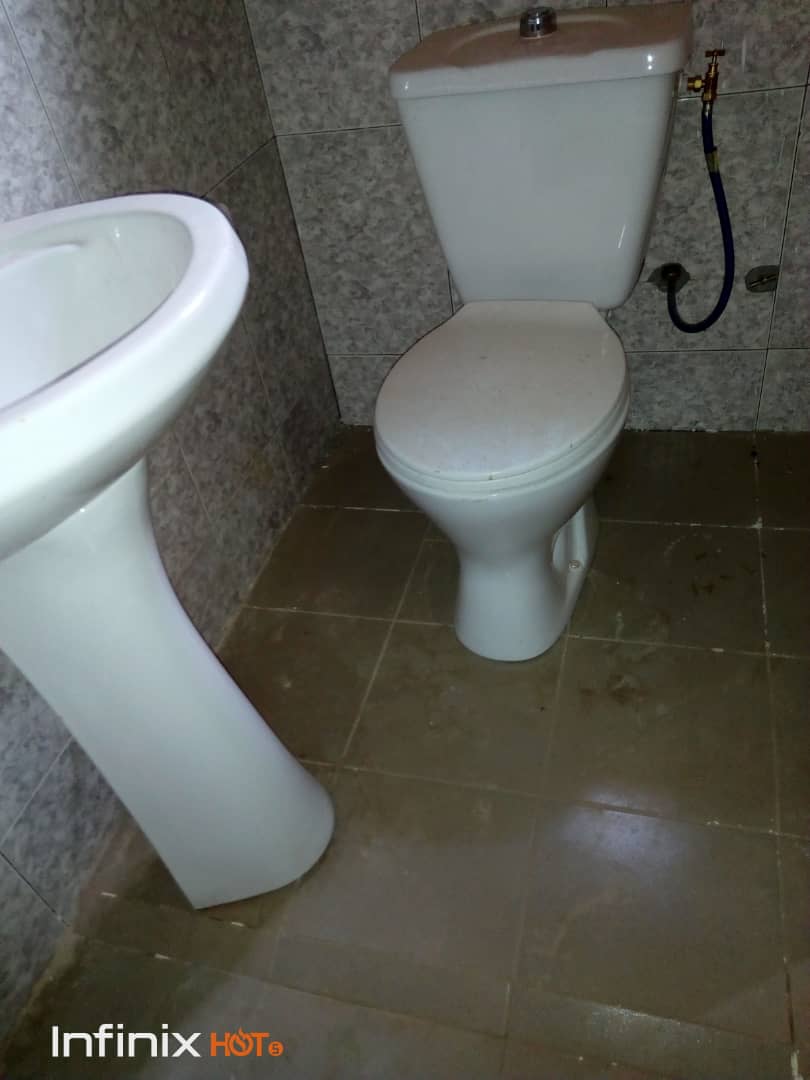 N° 4709 :
                            Villa à louer , Agoe legbassito, Lome, Togo : 70 000 XOF/mois