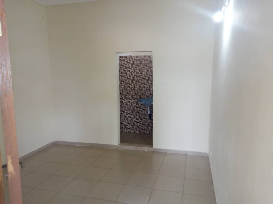 N° 4710 :
                            Chambre à louer , Avedji, Lome, Togo : 25 000 XOF/mois