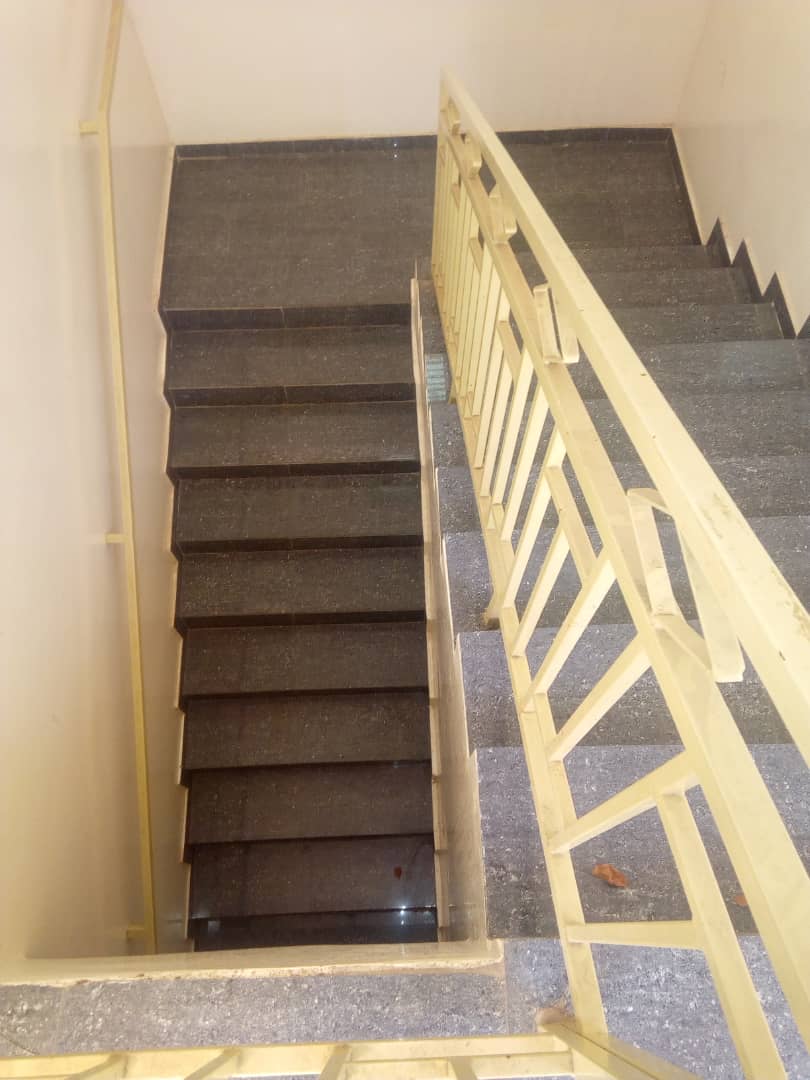 N° 4744 :
                            Villa à vendre , Leo2000, Lome, Togo : 55 000  000 XOF/vie