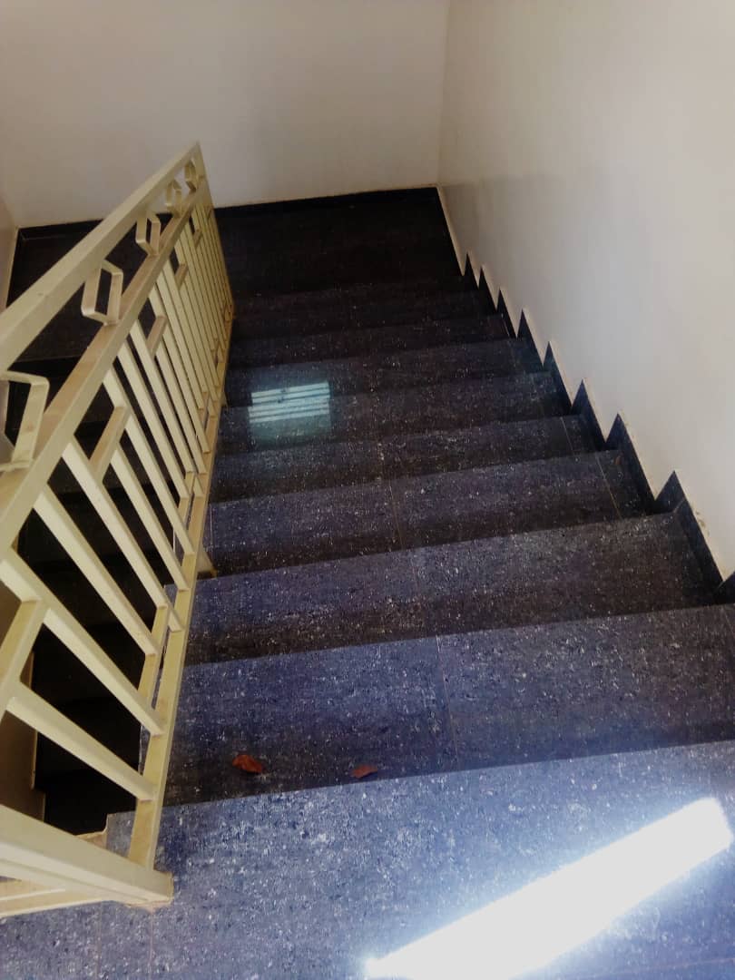 N° 4744 :
                            Villa à vendre , Leo2000, Lome, Togo : 55 000  000 XOF/vie