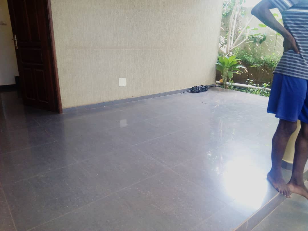 N° 4744 :
                            Villa à vendre , Leo2000, Lome, Togo : 55 000  000 XOF/vie