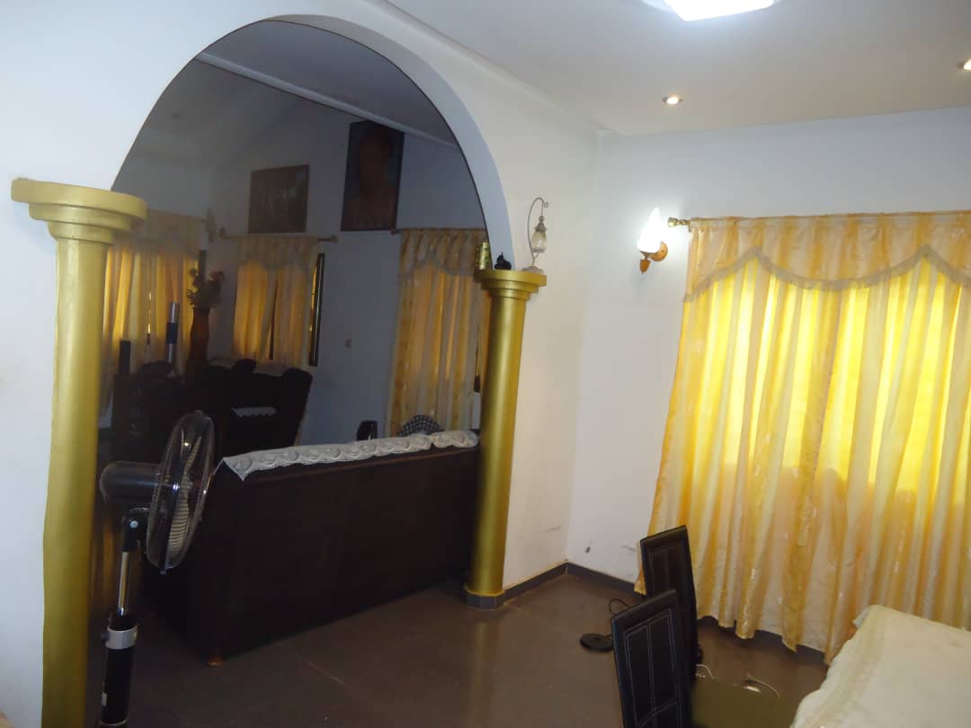 N° 4744 :
                            Villa à vendre , Leo2000, Lome, Togo : 55 000  000 XOF/vie