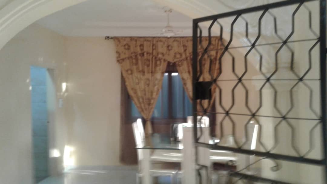 N° 4726 :
                            Villa meublée à louer , Agoe legbassito, Lome, Togo : 250 000 XOF/mois