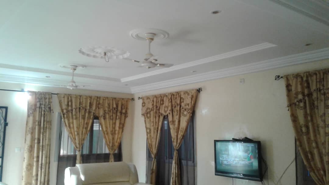 N° 4726 :
                            Villa meublée à louer , Agoe legbassito, Lome, Togo : 250 000 XOF/mois
