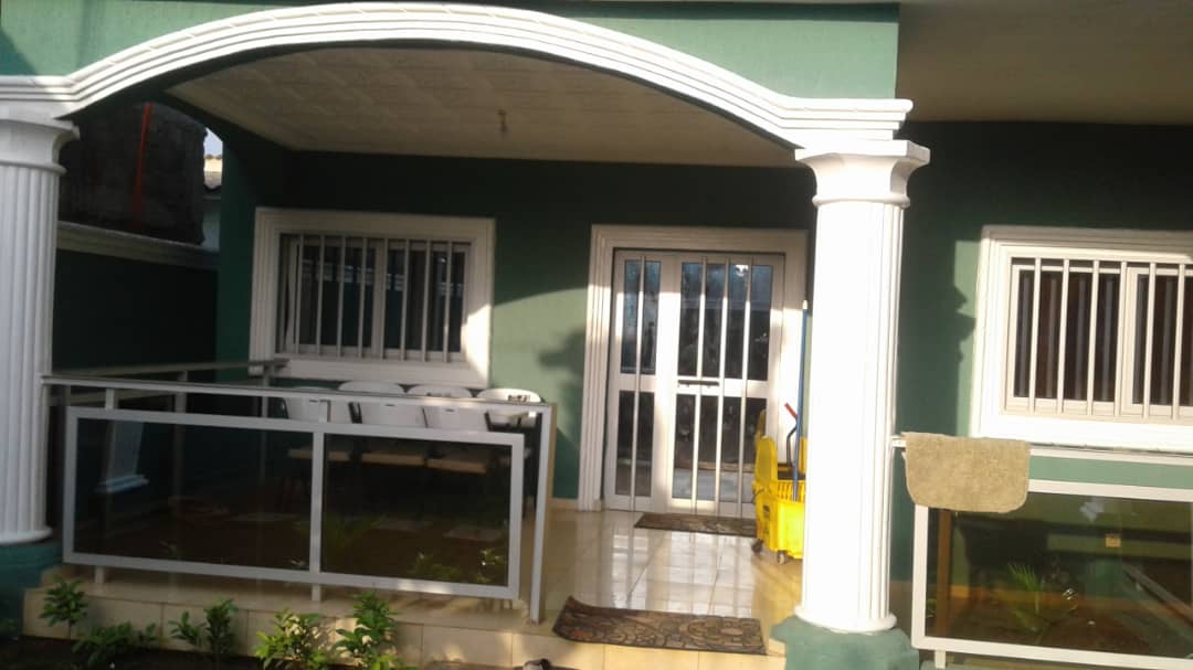 N° 4726 :
                            Villa meublée à louer , Agoe legbassito, Lome, Togo : 250 000 XOF/mois