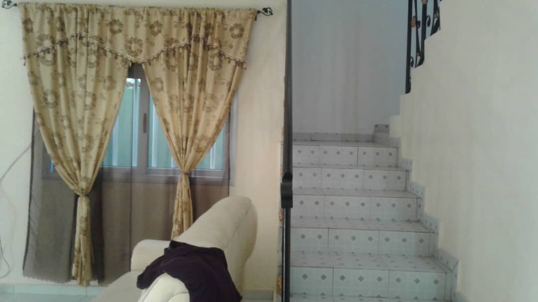 N° 4726 :
                            Villa meublée à louer , Agoe legbassito, Lome, Togo : 250 000 XOF/mois