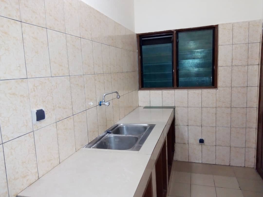 N° 4732 :
                            Appartement à louer , Cacaveli, Lome, Togo : 90 000 XOF/mois