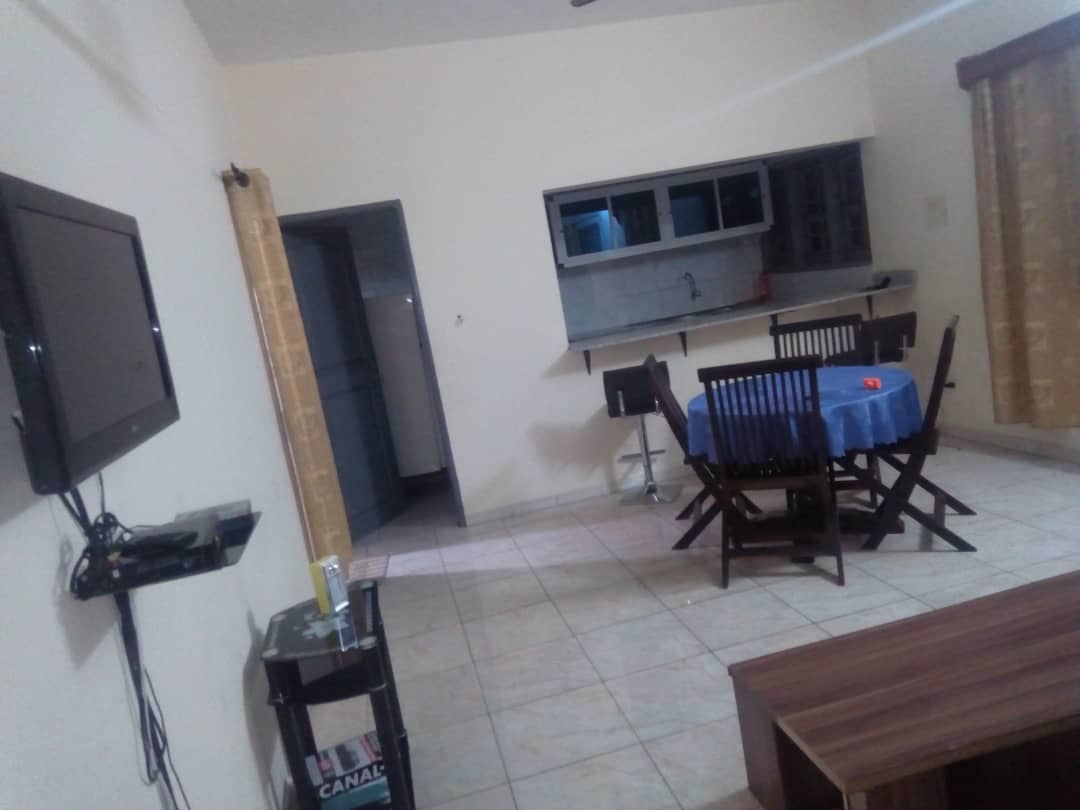 N° 4702 :
                            Appartement meublé à louer , Hedzranawoe , Lome, Togo : 200 000 XOF/mois