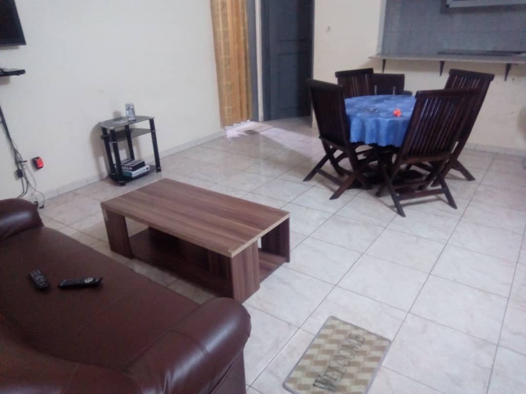 N° 4702 :
                            Appartement meublé à louer , Hedzranawoe , Lome, Togo : 200 000 XOF/mois