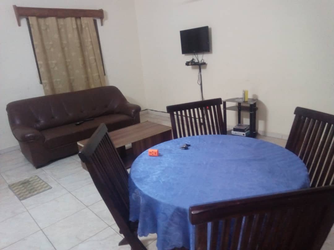 N° 4702 :
                            Appartement meublé à louer , Hedzranawoe , Lome, Togo : 200 000 XOF/mois