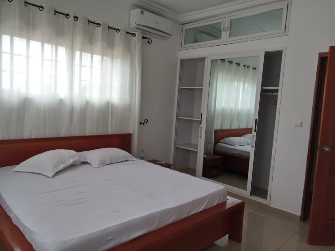 N° 4737 :
                            Appartement meublé à louer , Attiegou, Lome, Togo : 400 000 XOF/mois