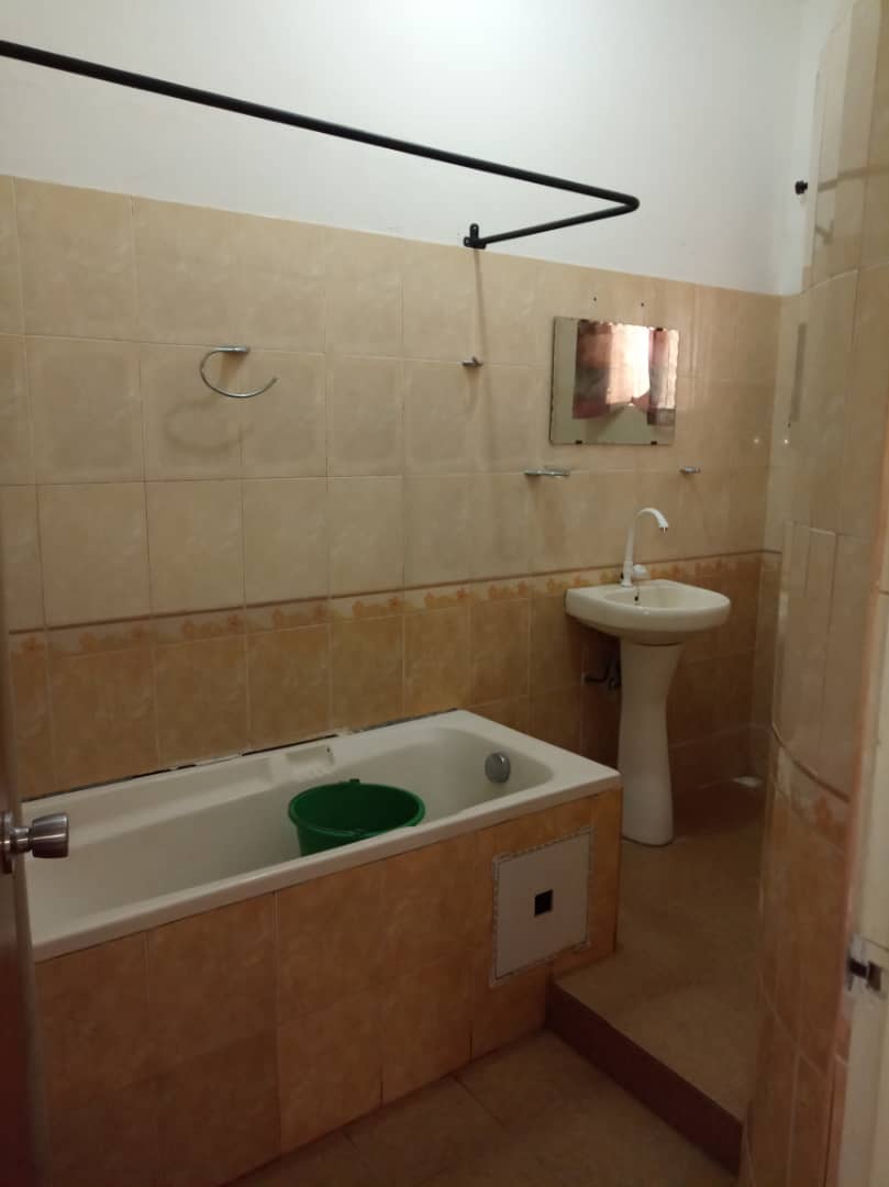 N° 4738 :
                            Appartement meublé à louer , Attiegou, Lome, Togo : 250 000 XOF/mois