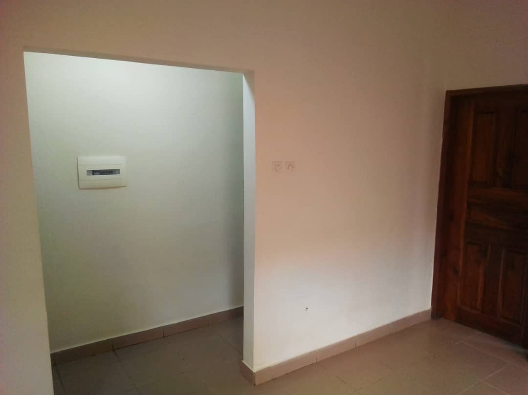 N° 4741 :
                            Appartement à louer , Agoe, Lome, Togo : 60 000 XOF/mois