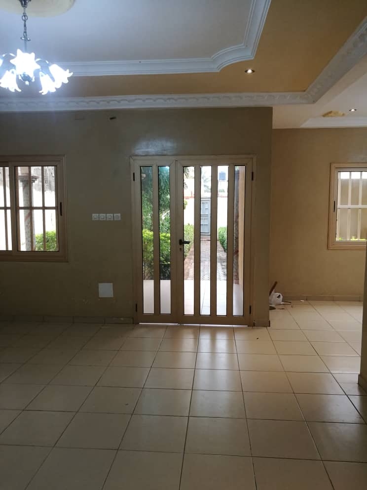 N° 4746 :
                            Villa à louer , Agoe camp fir, Lome, Togo : 90 000 XOF/mois