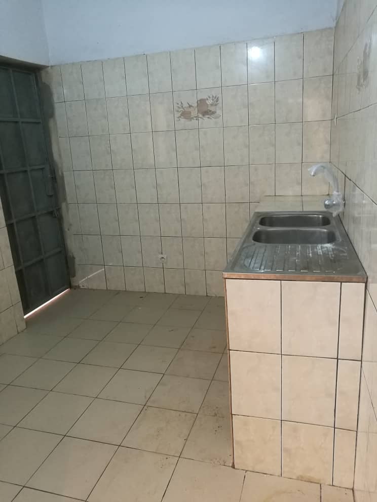 N° 4746 :
                            Villa à louer , Agoe camp fir, Lome, Togo : 90 000 XOF/mois