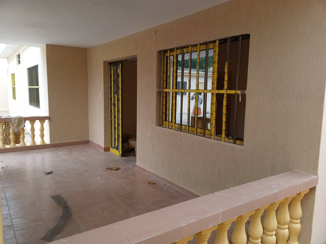 N° 4748 :
                            Villa à louer , Agoe camp, Lome, Togo : 300 000 XOF/mois