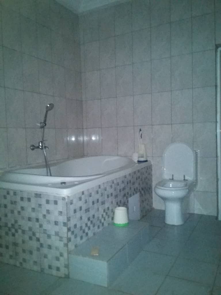 N° 4749 :
                            Villa à louer , Avenou, Lome, Togo : 500 000 XOF/mois