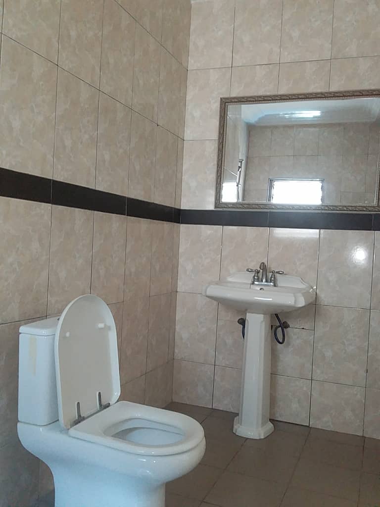 N° 4749 :
                            Villa à louer , Avenou, Lome, Togo : 500 000 XOF/mois