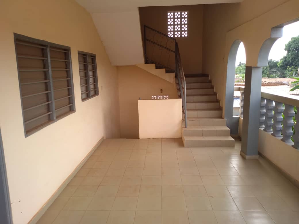 N° 4753 :
                            Villa à louer , Agoe demakpoe , Lome, Togo : 320 000 XOF/mois