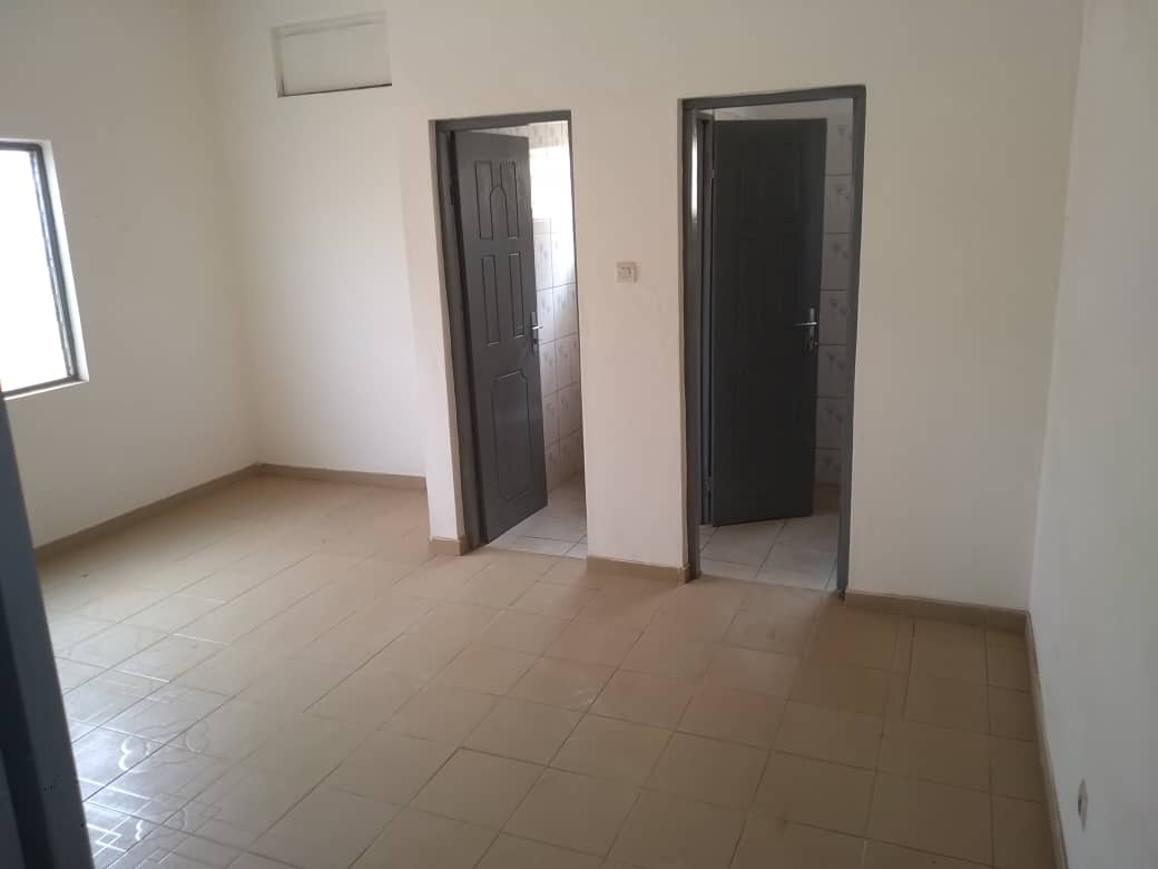 N° 4753 :
                            Villa à louer , Agoe demakpoe , Lome, Togo : 320 000 XOF/mois
