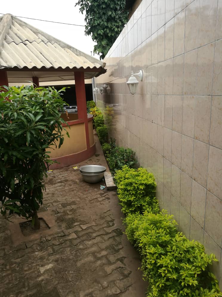 N° 4754 :
                            Villa à vendre , Agoe cacaveli, Lome, Togo : 40 000  000 XOF/vie