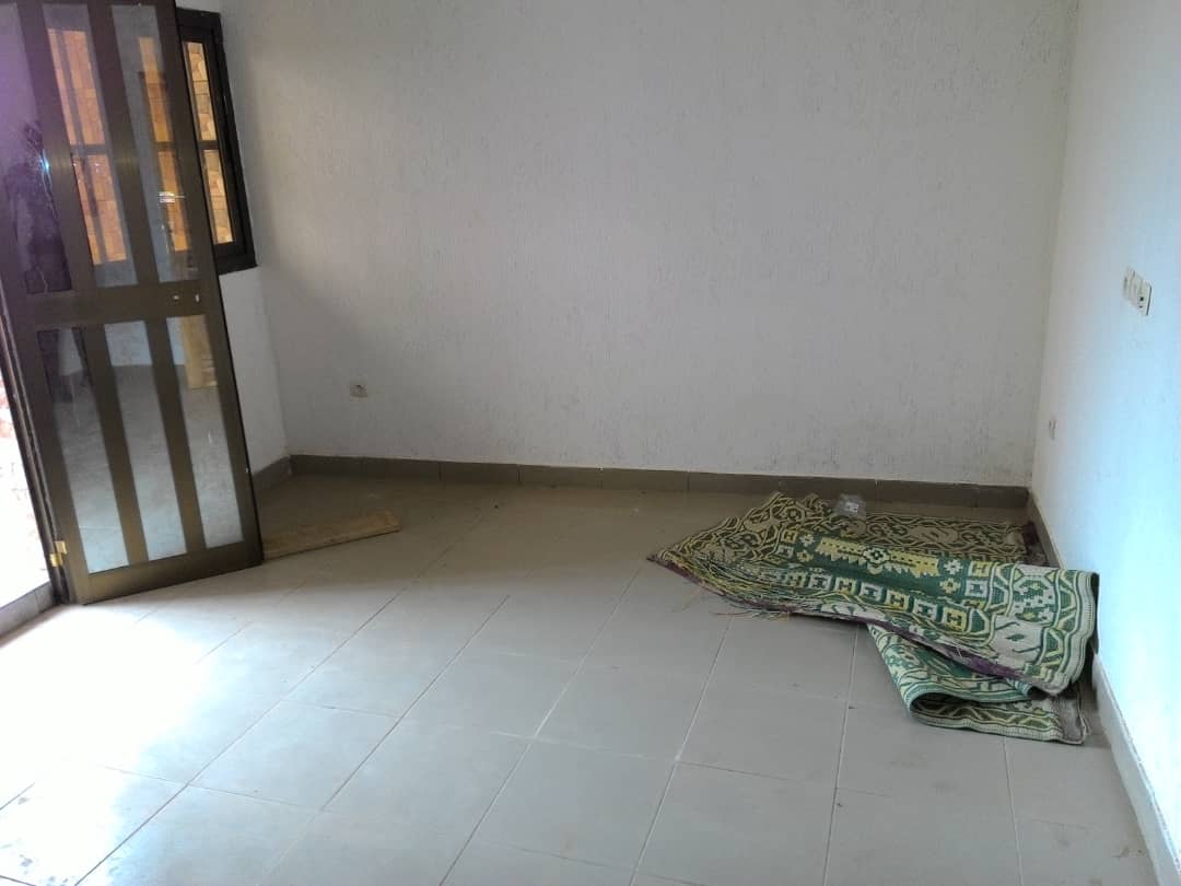 N° 4756 :
                            Chambre à louer , Avedji , Lome, Togo : 35 000 XOF/mois