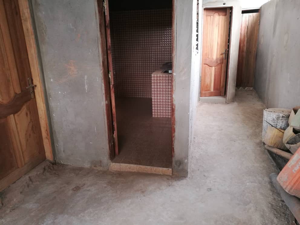 N° 4757 :
                            Villa à louer , Agoe legbassito, Lome, Togo : 70 000 XOF/mois