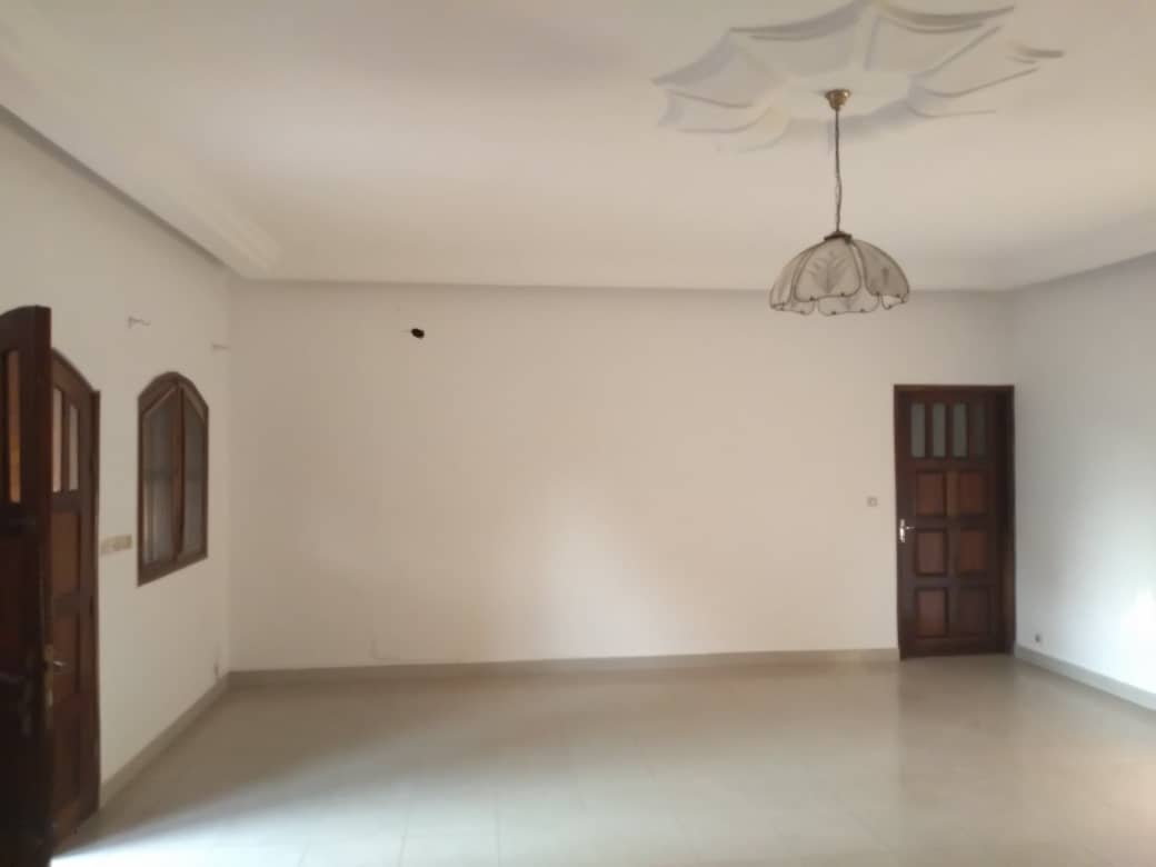 N° 4758 :
                            Appartement à louer , Kegue , Lome, Togo : 120 000 XOF/mois