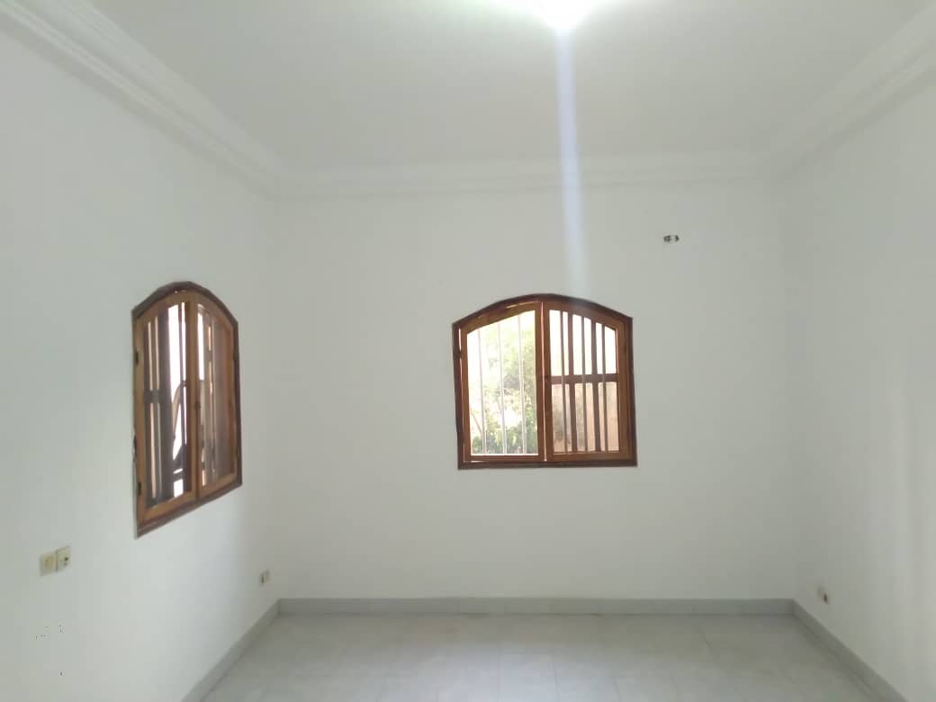 N° 4758 :
                            Appartement à louer , Kegue , Lome, Togo : 120 000 XOF/mois