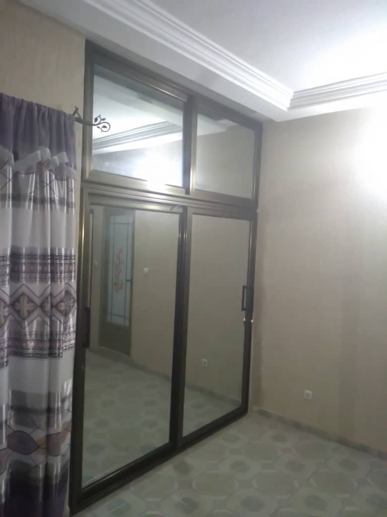N° 4775 :
                            Appartement meublé à louer , Tokoin  gbonvie, Lome, Togo : 300 000 XOF/mois