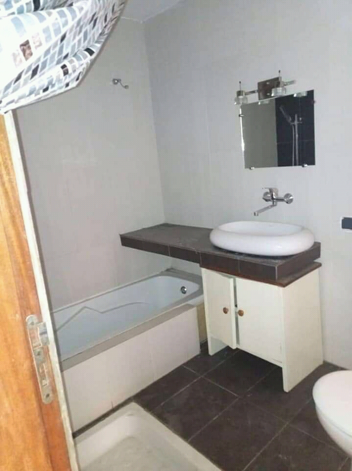 N° 4771 :
                            Villa à louer , Hedzranawoe, Lome, Togo : 800 000 XOF/mois