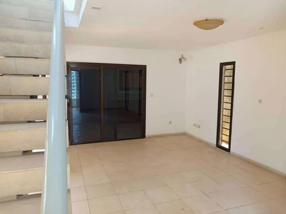 N° 4771 :
                            Villa à louer , Hedzranawoe, Lome, Togo : 800 000 XOF/mois