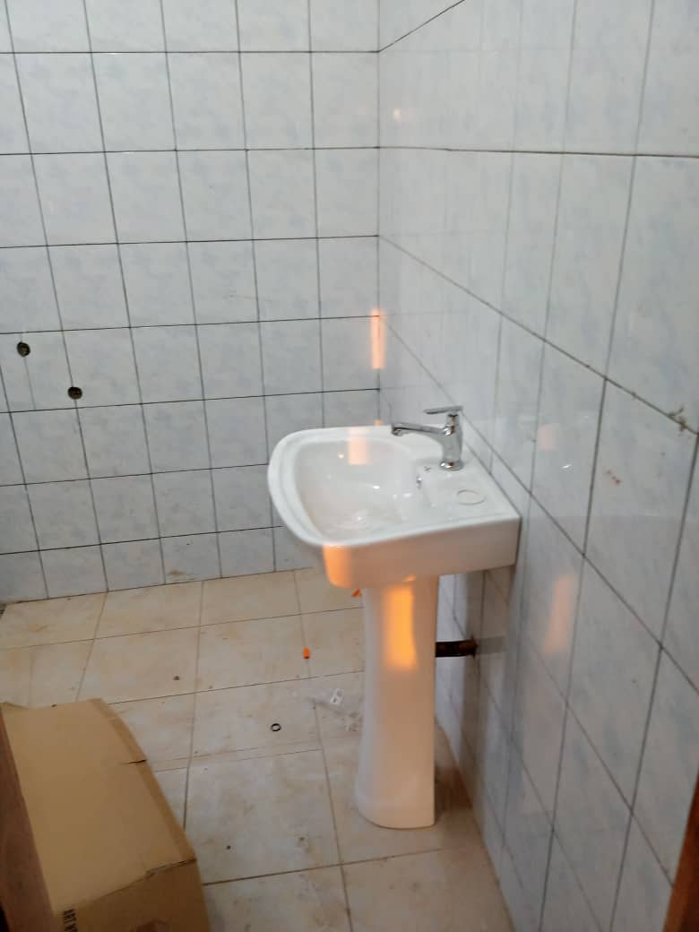 N° 4776 :
                            Chambre salon à louer , Agoe kossigan, Lome, Togo : 40 000 XOF/mois