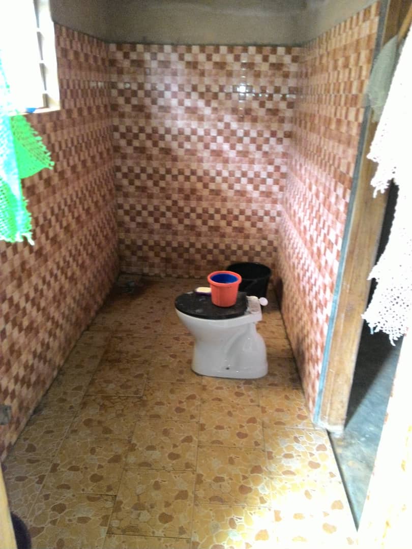N° 4782 :
                            Villa à vendre , Zanguera, Lome, Togo : 15 000  000 XOF/vie