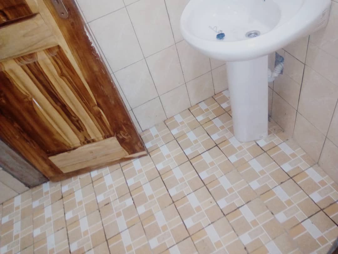 N° 4783 :
                            Magasin à louer , Agbalepedo, Lomé, Togo : 200 000 XOF/mois