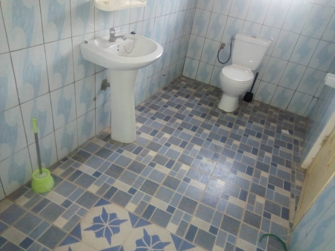 N° 4790 :
                            Villa à louer , Agoe, Lome, Togo : 150 000 XOF/mois