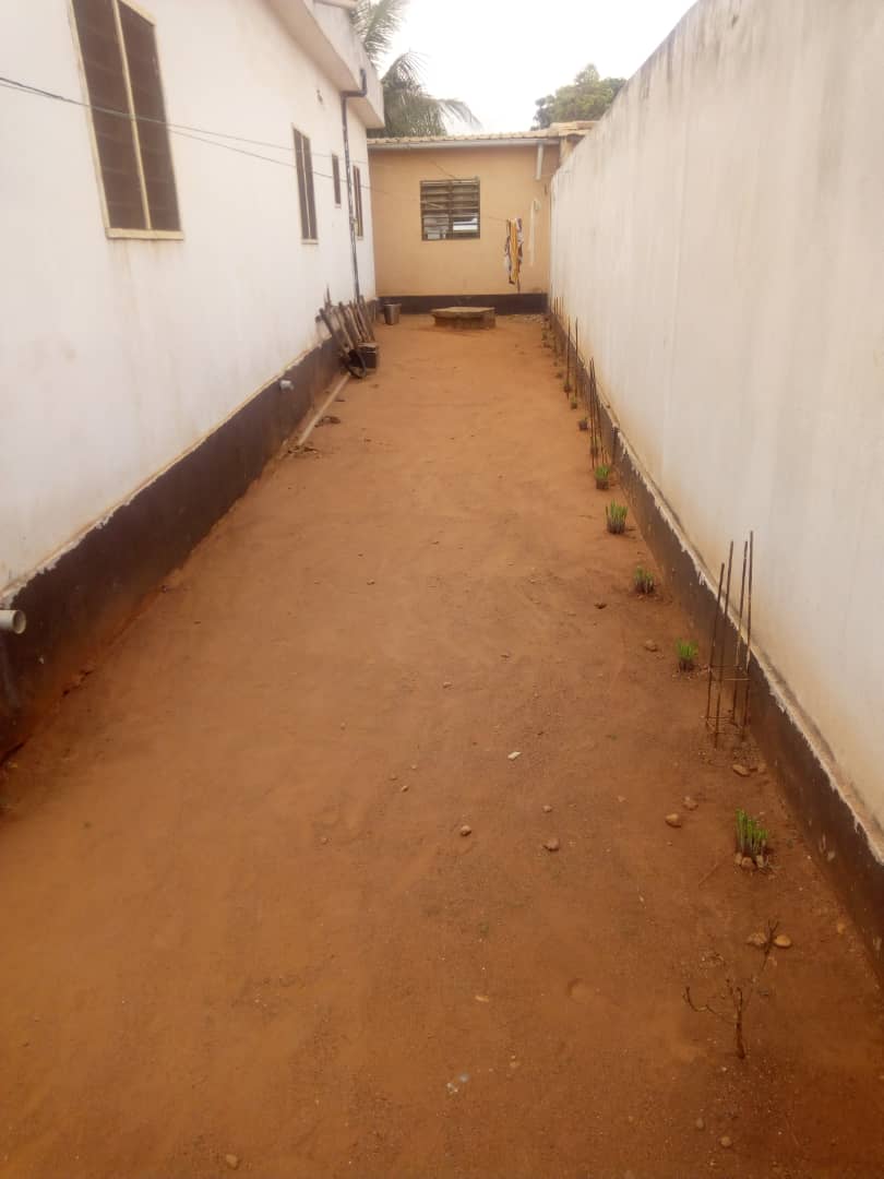 N° 4790 :
                            Villa à louer , Agoe, Lome, Togo : 150 000 XOF/mois