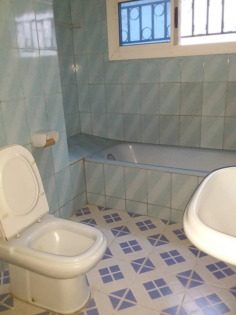 N° 4789 :
                            Villa à louer , Avedji , Lome, Togo : 250 000 XOF/mois